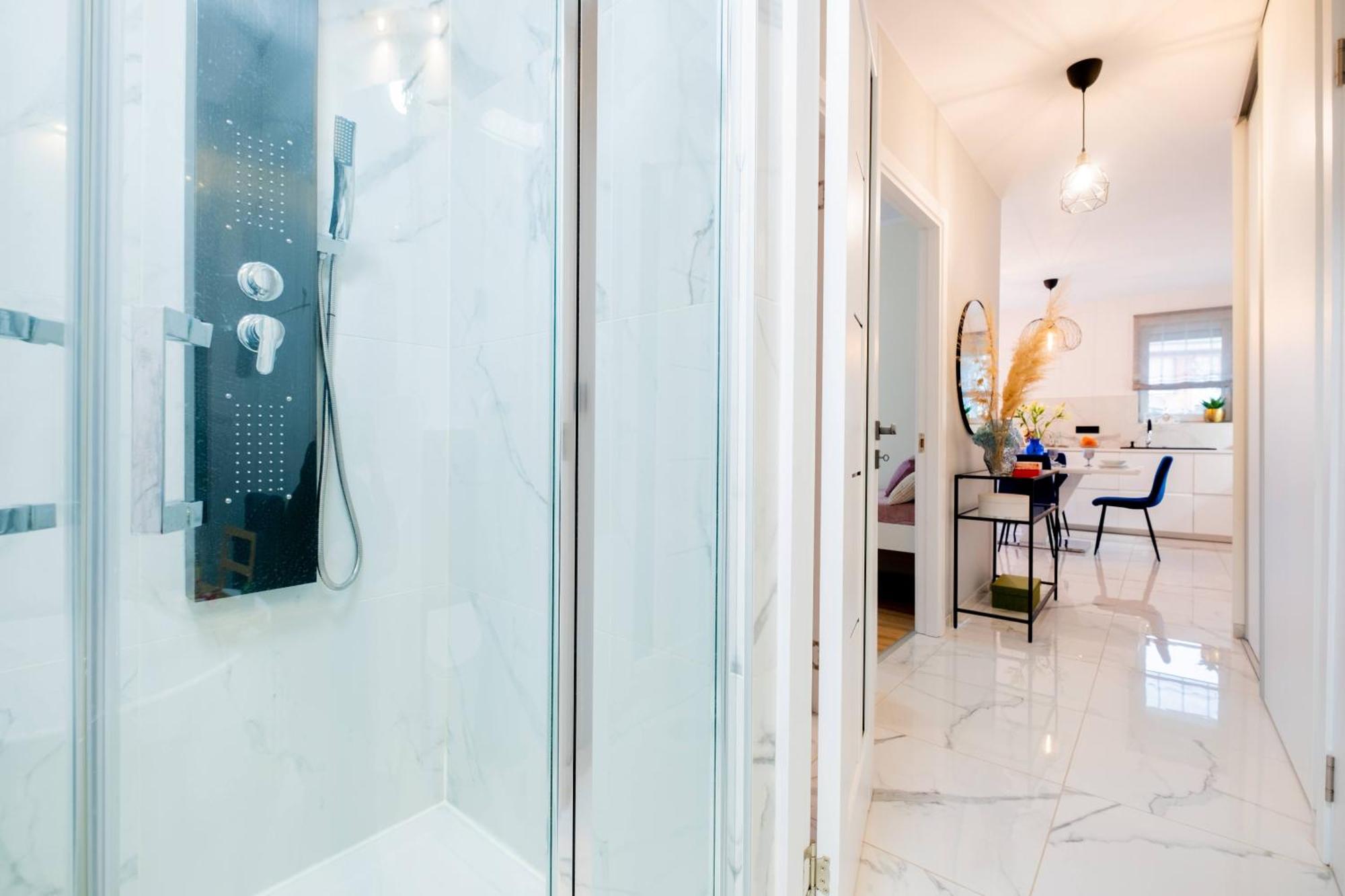 White Rose Hill Luxury Apartment *
