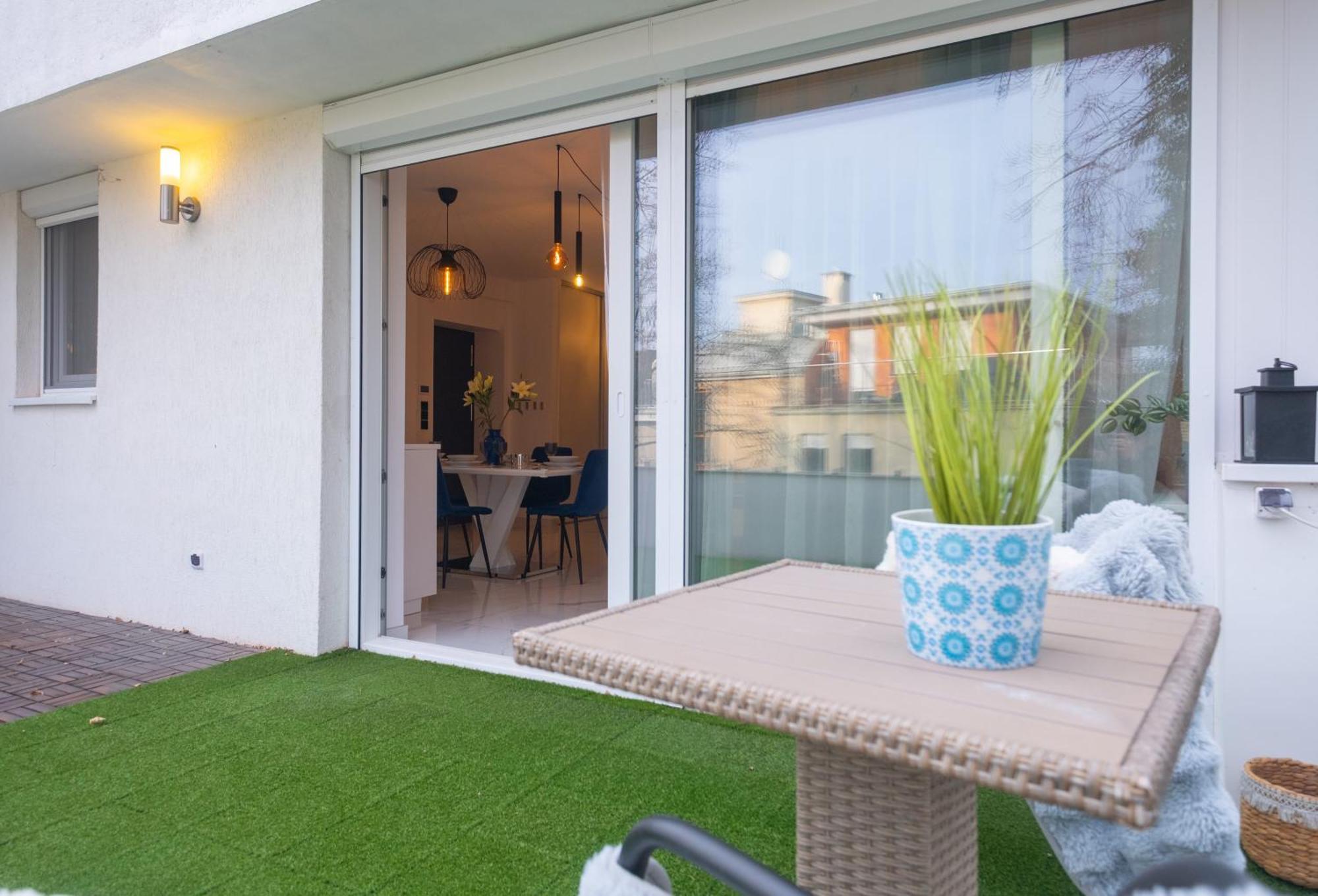 Apartment White Rose Hill Luxury