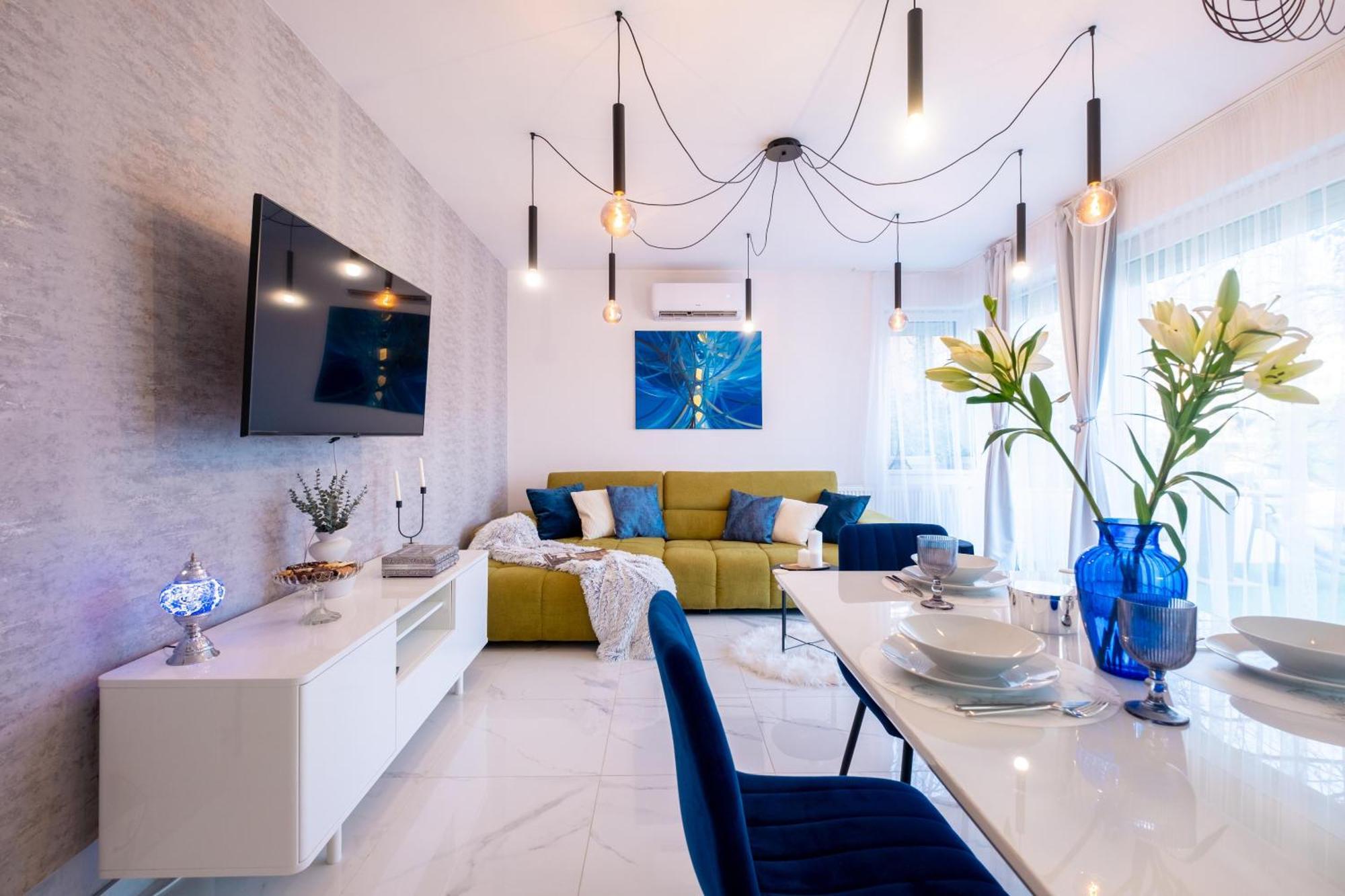 White Rose Hill Luxury