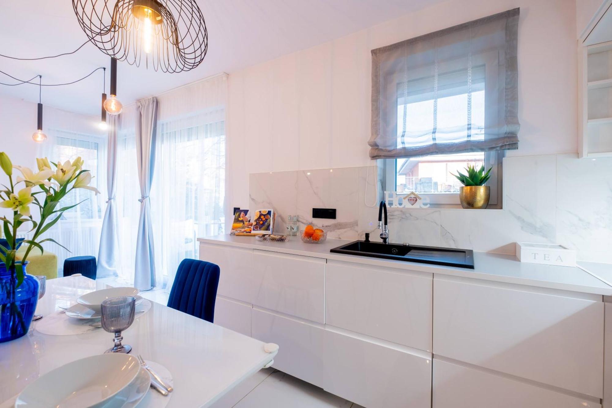 Apartment White Rose Hill Luxury
