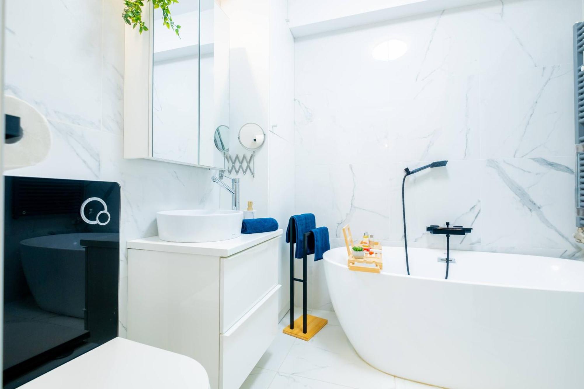 White Rose Hill Luxury Apartment